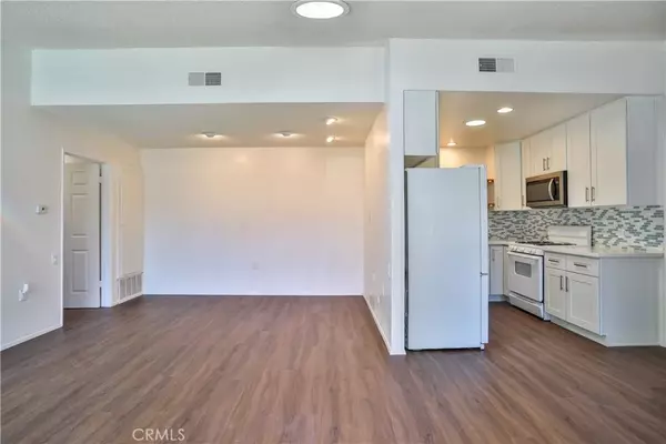 Newhall, CA 91321,19229 Avenue Of The Oaks #A