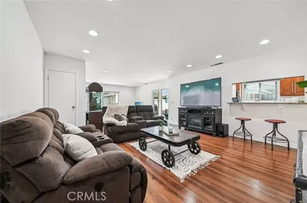 Lakewood, CA 90713,4218 Stevely Avenue