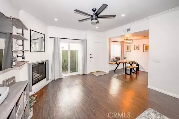 Toluca Lake, CA 91602,10926 Moorpark Street #6