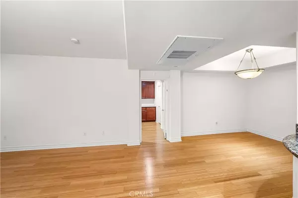 Sherman Oaks, CA 91411,15206 Burbank Boulevard #104