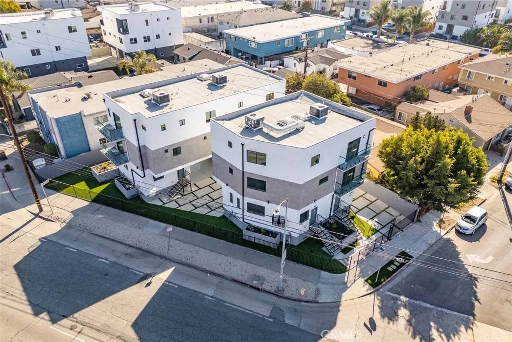 Los Angeles, CA 90019,1638 S Longwood Avenue
