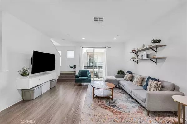 19505 Astor Place, Northridge, CA 91324