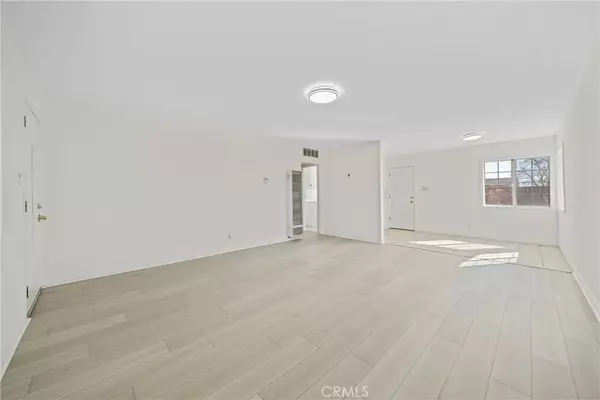 Palmdale, CA 93550,39322 10th Street East