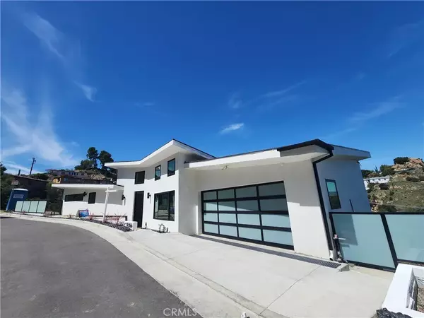 West Hills, CA 91304,8366 Hillcroft Drive