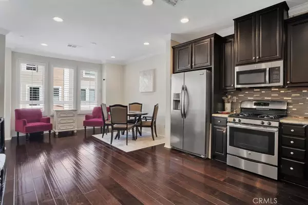 14703 Sherman Way, Van Nuys, CA 91405