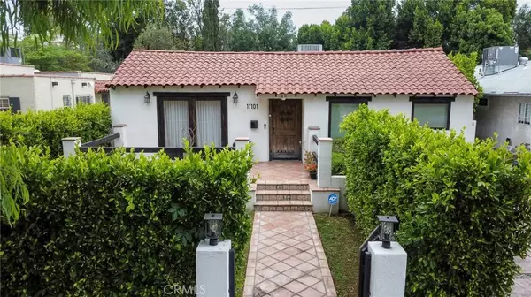 11101 Blix Street, Toluca Lake, CA 91602