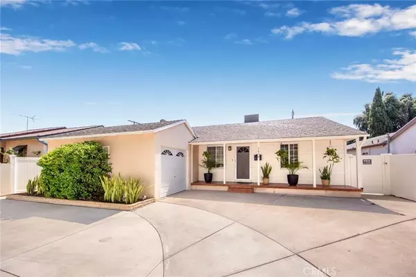 Panorama City, CA 91402,7838 Hazeltine Avenue