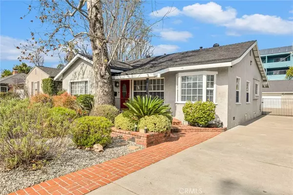 Valley Village, CA 91602,11559 Blix Street