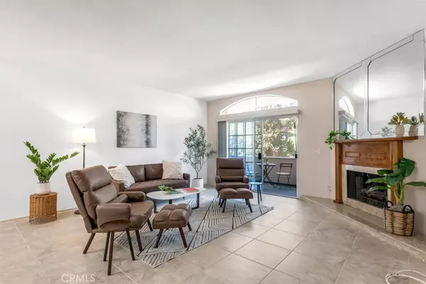 3284 Barham Boulevard #201, Los Angeles, CA 90068