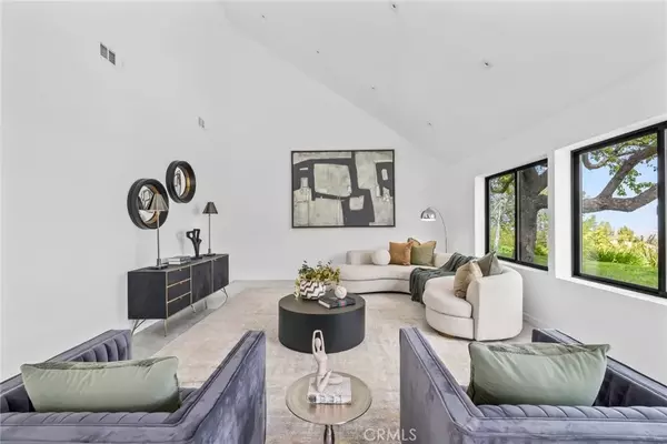 Tarzana, CA 91356,20101 Greenbriar Drive