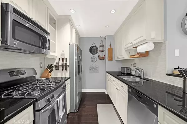 North Hollywood, CA 91601,11225 Peach Grove Street #102