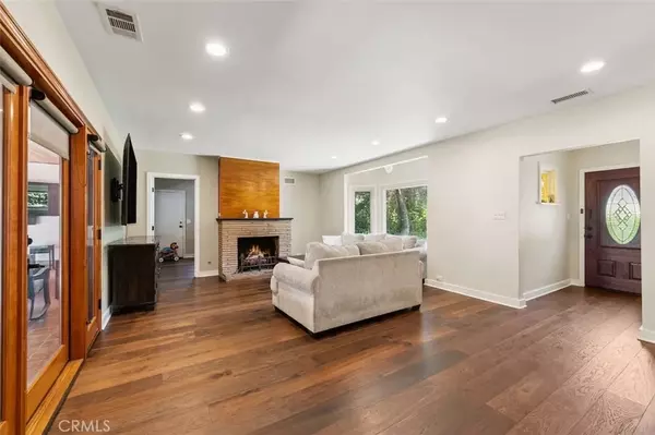 Glendale, CA 91206,2248 E Chevy Chase Drive