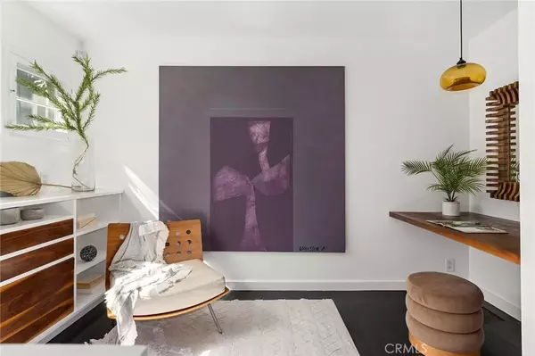 Los Angeles, CA 90039,3210 Windsor Avenue