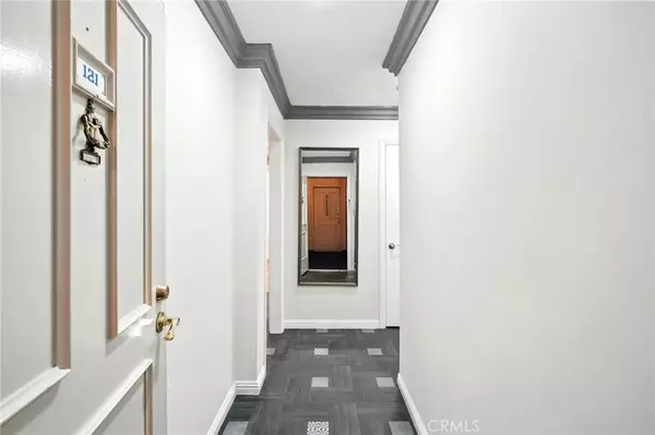 Valley Village, CA 91607,12720 Burbank Boulevard #121