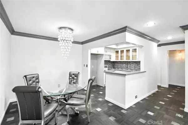 Valley Village, CA 91607,12720 Burbank Boulevard #121