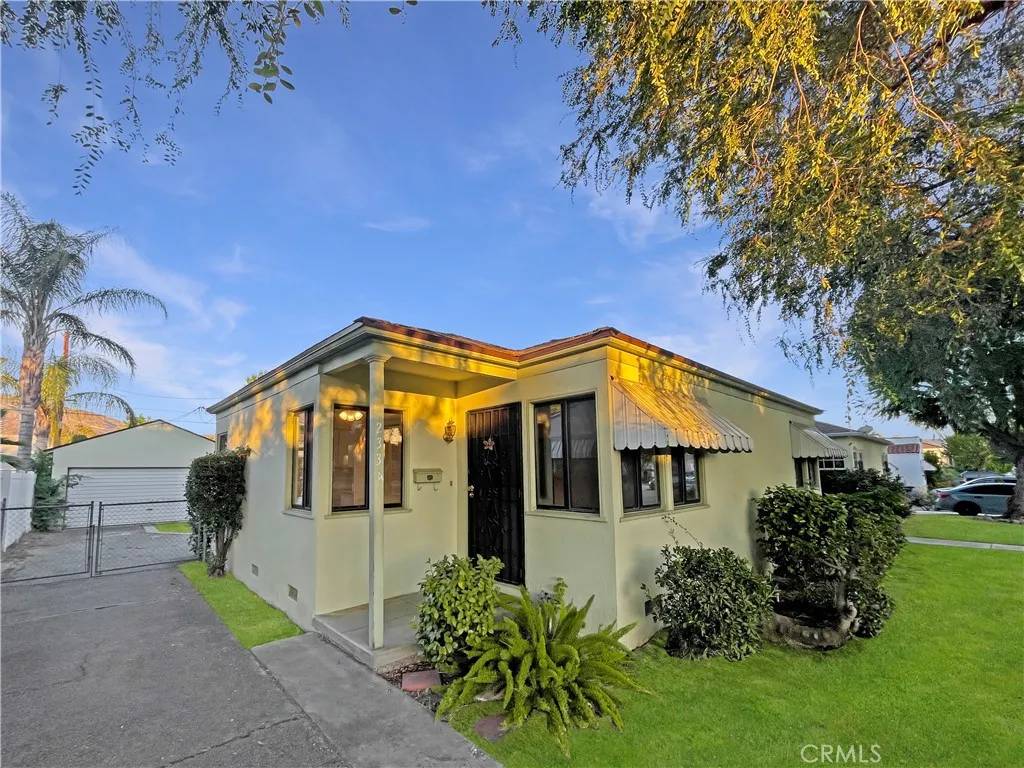 Burbank, CA 91504,2334 N Keystone Street