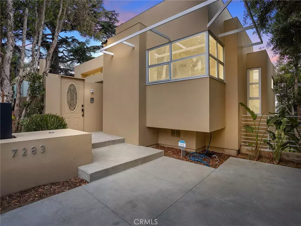 Los Angeles, CA 90068,7283 Pacific View Drive