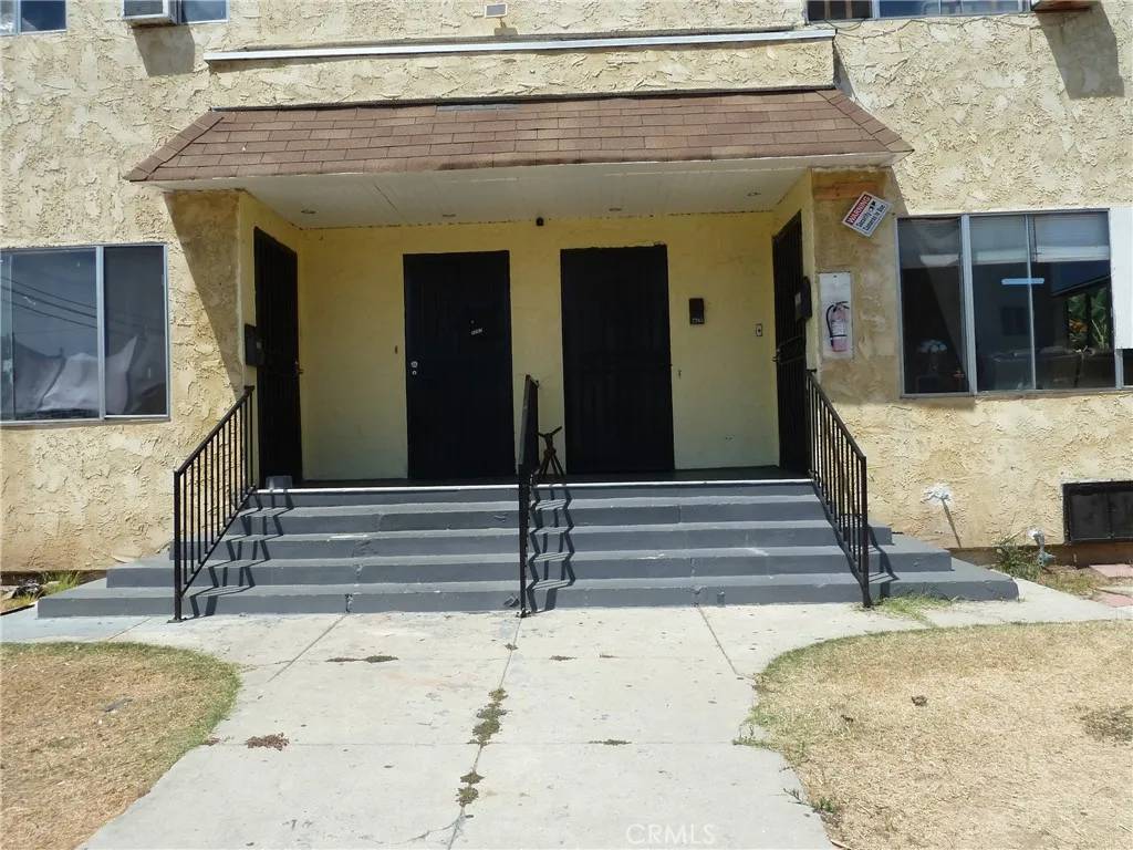 Los Angeles, CA 90006,1418 Orchard Avenue