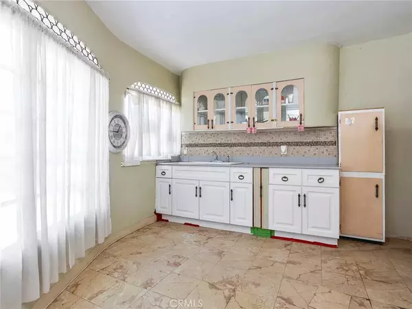 Sun Valley, CA 91352,8618 La Tuna Canyon Road