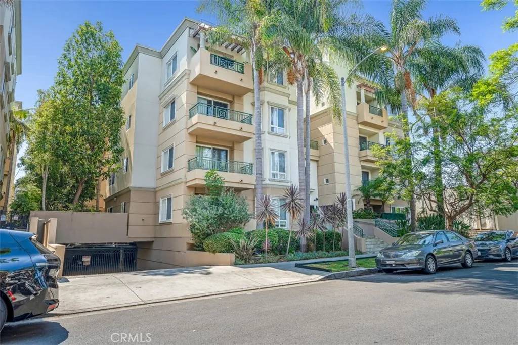 305 Arnaz Drive #103, Los Angeles, CA 90048
