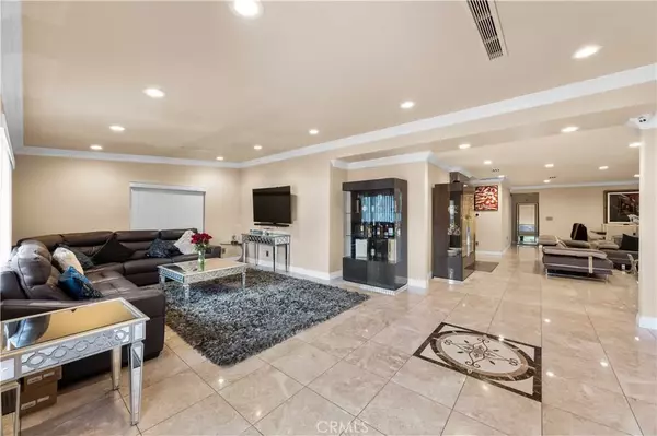 Northridge, CA 91325,17424 Hemmingway Street