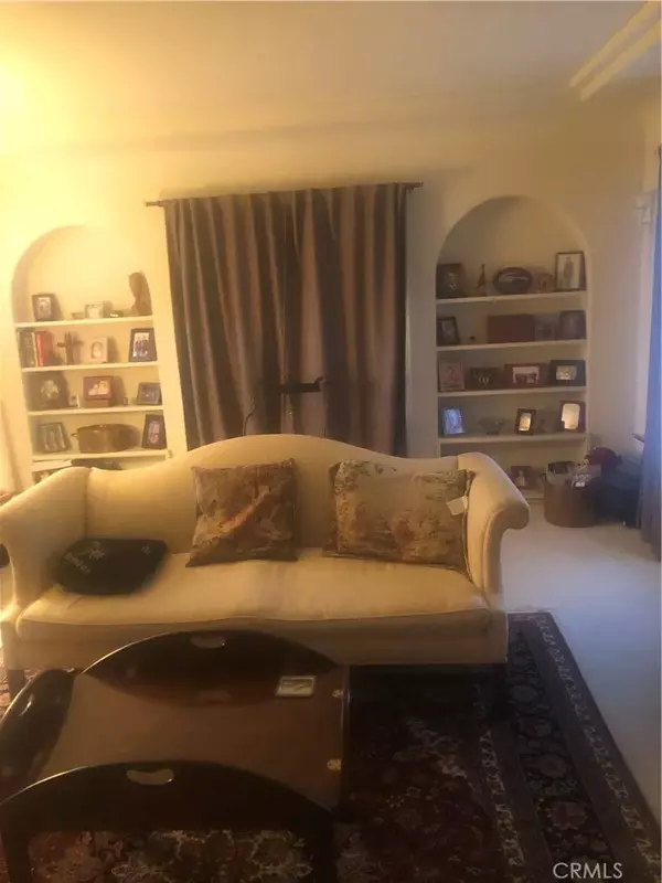 Glendale, CA 91207,1100 N Maryland Avenue