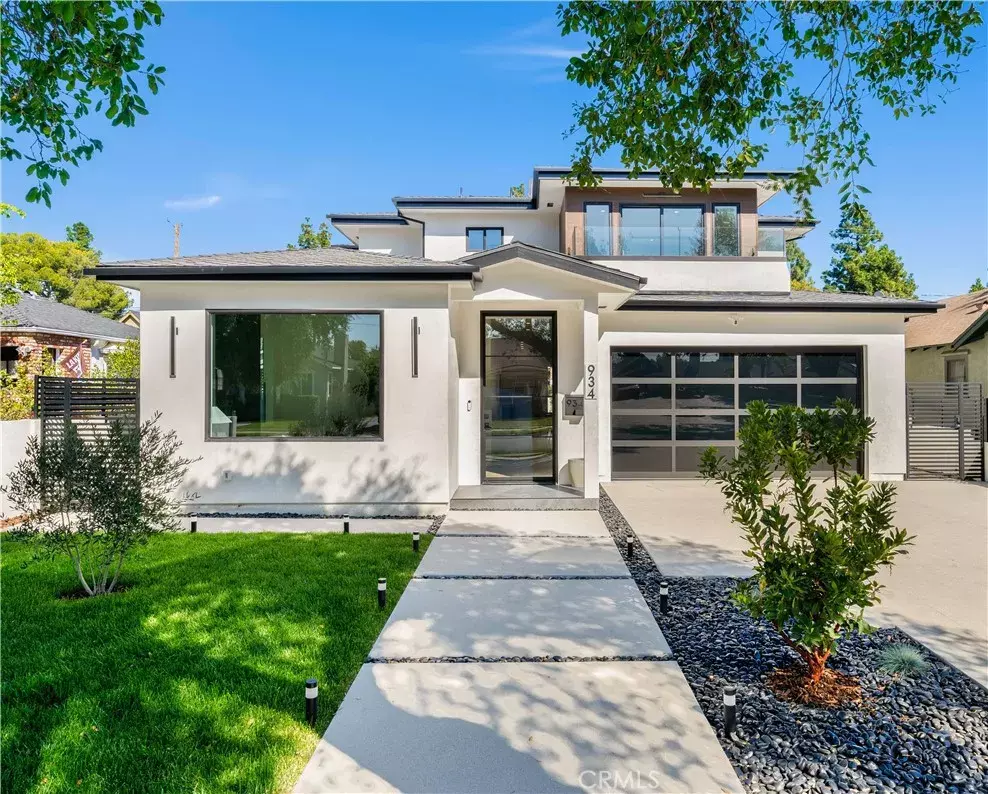 Burbank, CA 91505,934 N Fairview Street