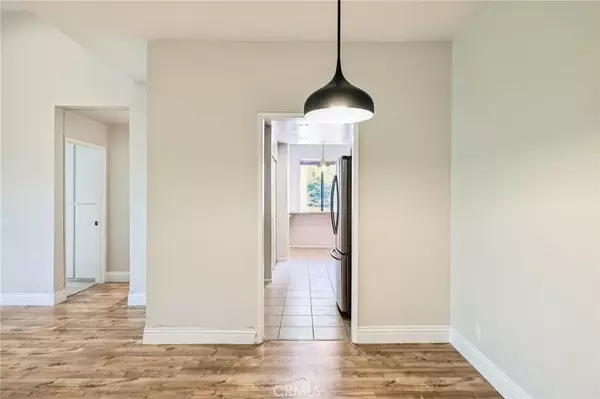 Los Angeles, CA 90042,4280 Via Arbolada #201