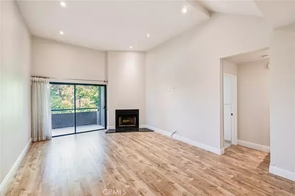 Los Angeles, CA 90042,4280 Via Arbolada #201