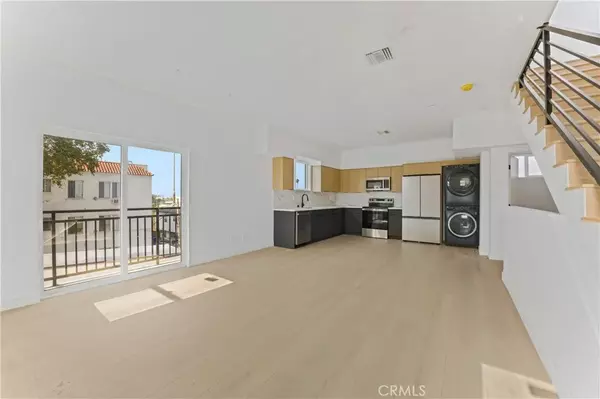 Los Angeles, CA 90004,4511 Rosewood Avenue