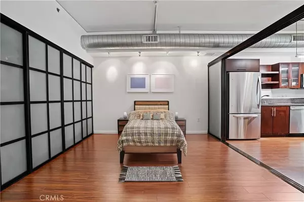 Los Angeles, CA 90015,1111 S Grand Avenue #702