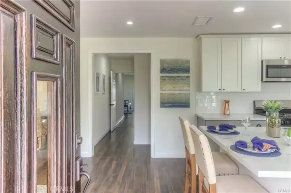 Burbank, CA 91505,1925 N Screenland Drive