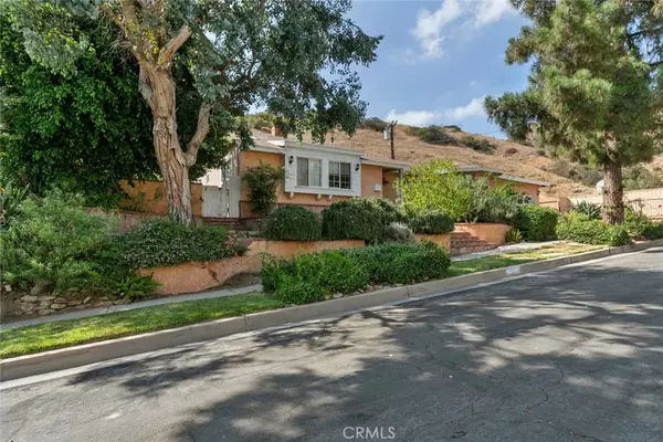 Sun Valley, CA 91352,8515 Petaluma