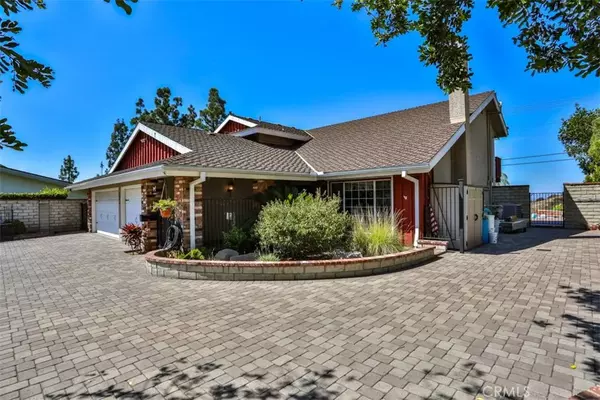 Burbank, CA 91504,3003 Mesa Verde Drive