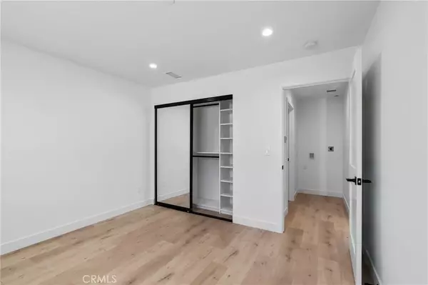 Granada Hills, CA 91344,11142 Woodley Avenue #1/2