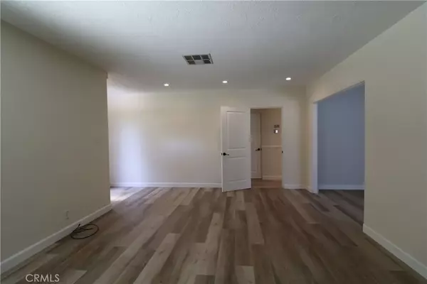 Burbank, CA 91505,3217 W Clark Avenue