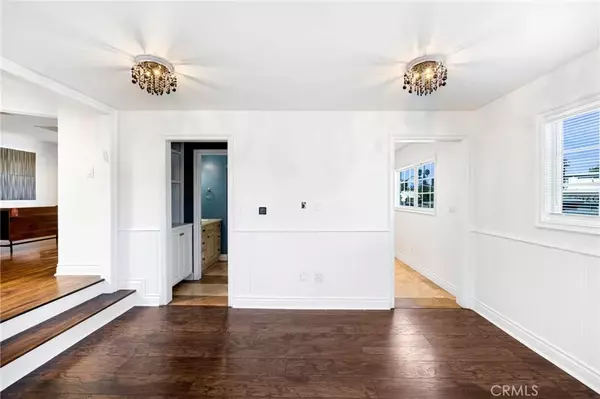 Van Nuys, CA 91401,6000 Woodman Avenue #A1