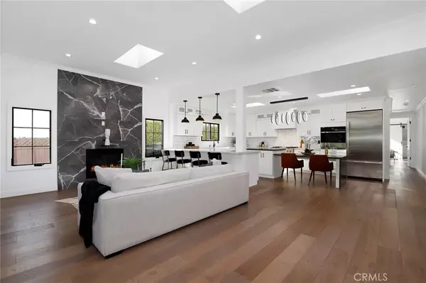 Los Angeles, CA 90036,543 N Gardner Street