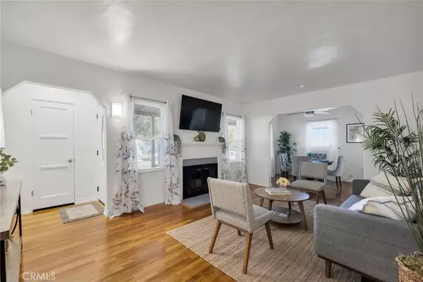 Burbank, CA 91505,1527 N Avon Street