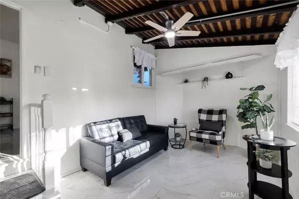 Burbank, CA 91505,1527 N Avon Street