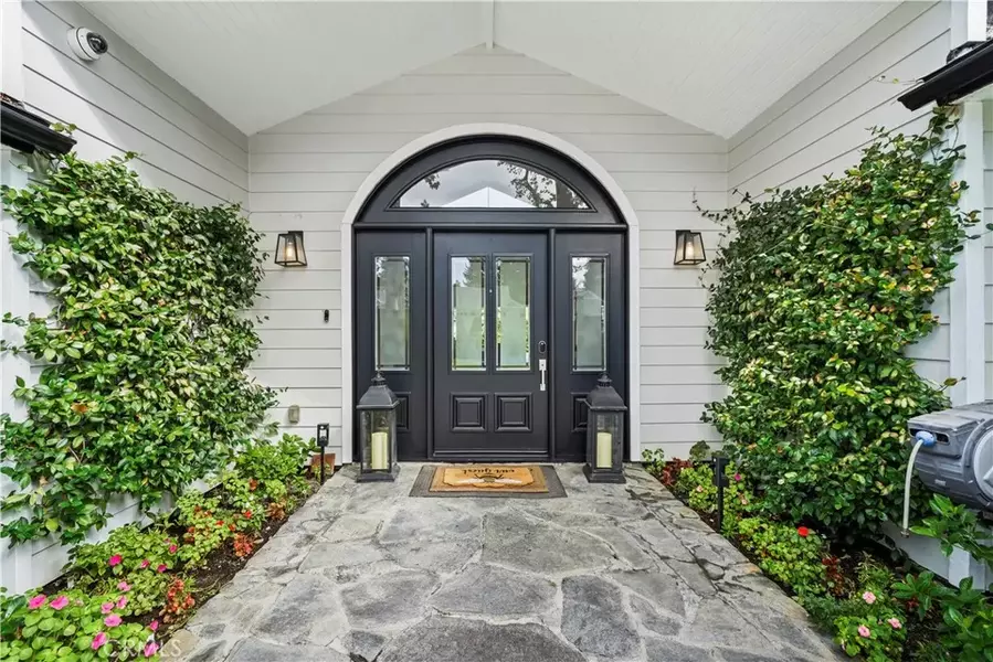 19921 Santa Rita, Woodland Hills, CA 91364