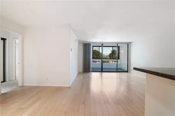 County - Los Angeles, CA 90012,121 S Hope St #333