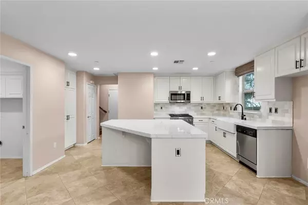 20433 Paseo Cresta, Northridge, CA 91326