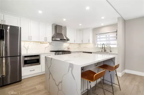 10159 De Soto Avenue #202, Chatsworth, CA 91311