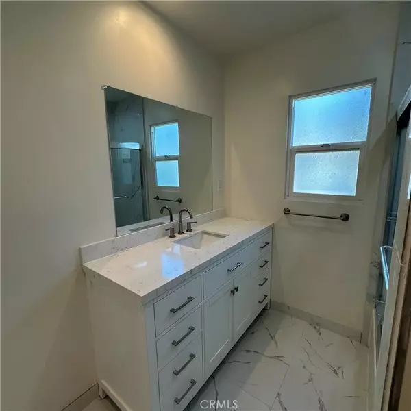 Burbank, CA 91504,2660 N Frederic #A