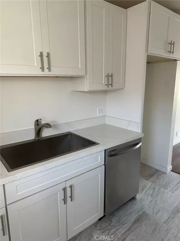 Burbank, CA 91504,2660 N Frederic #A