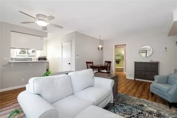 Woodland Hills, CA 91367,6021 Fountain Park Ln #2