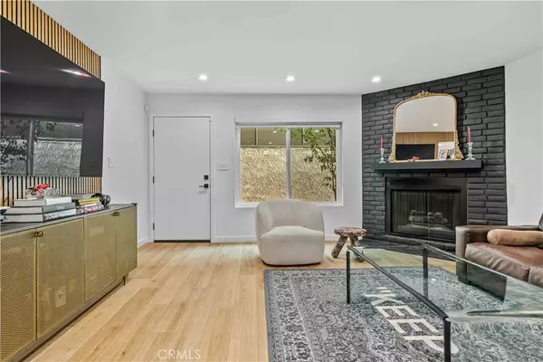 Burbank, CA 91501,635 E Magnolia #B