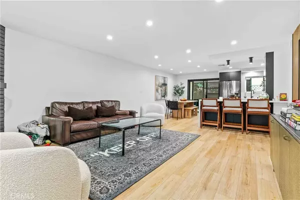 Burbank, CA 91501,635 E Magnolia #B