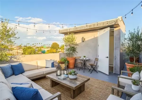 Los Angeles, CA 90019,1704 S Redondo Boulevard